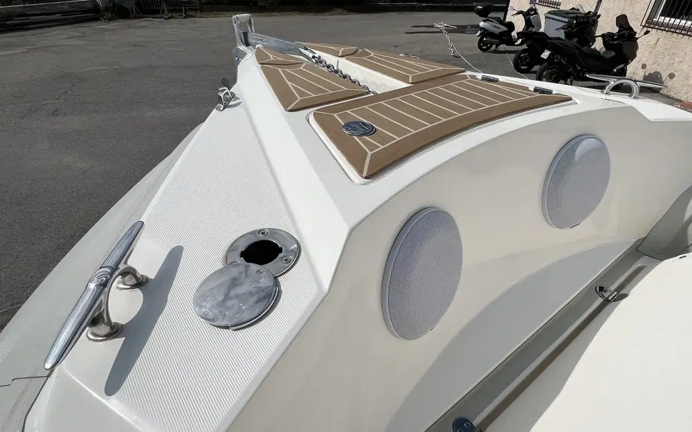 slider 6 Capelli Tempest 750