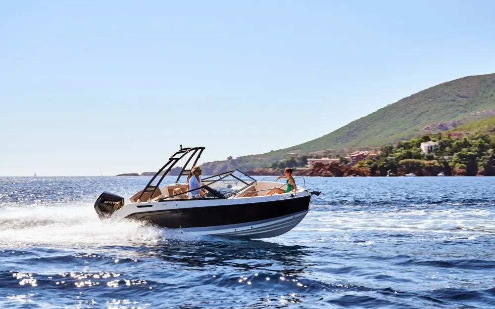 slider 0 Quicksilver  675Bowrider