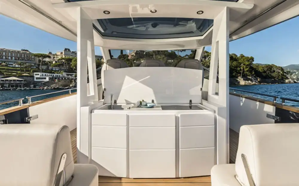 slider 7 Austin Parker AP 44 Ibiza