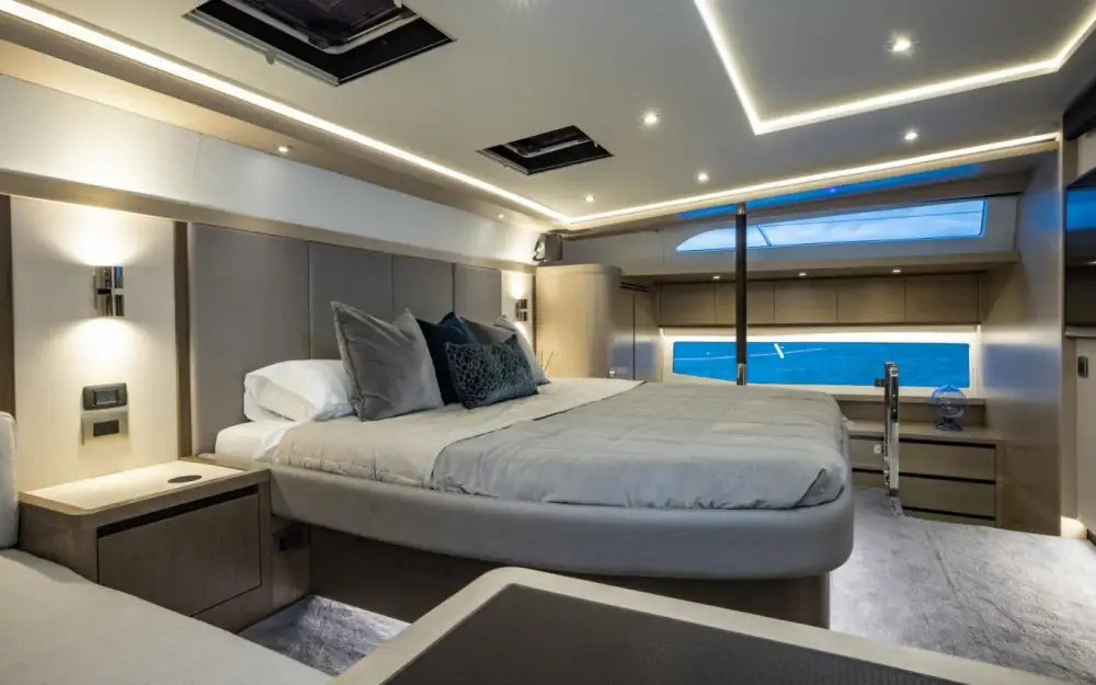 slider 30 Aquila  70 Luxury