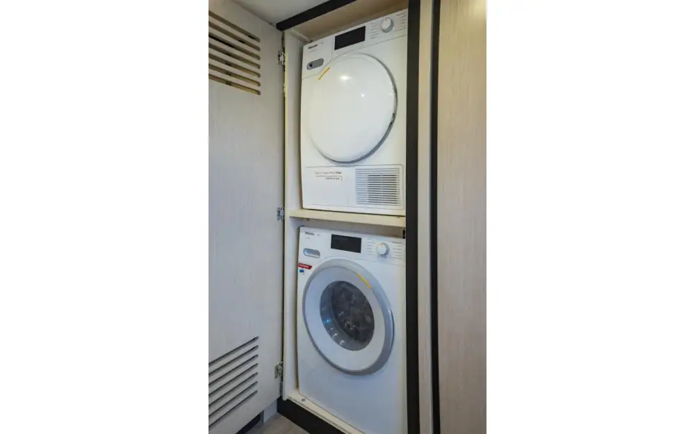 slider 34 Aquila  70 Luxury