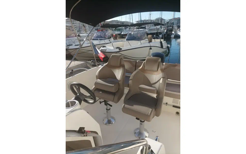 slider 23 Quicksilver 675