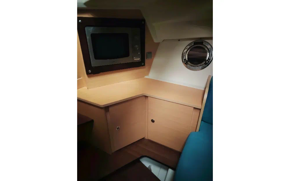 slider 7 Beneteau Flyer 850 Sun Deck Miami