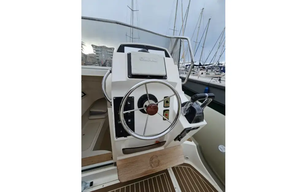 slider 9 Capelli Tempest 1000