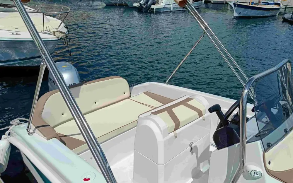 slider 3 Orizzonti Syros 190