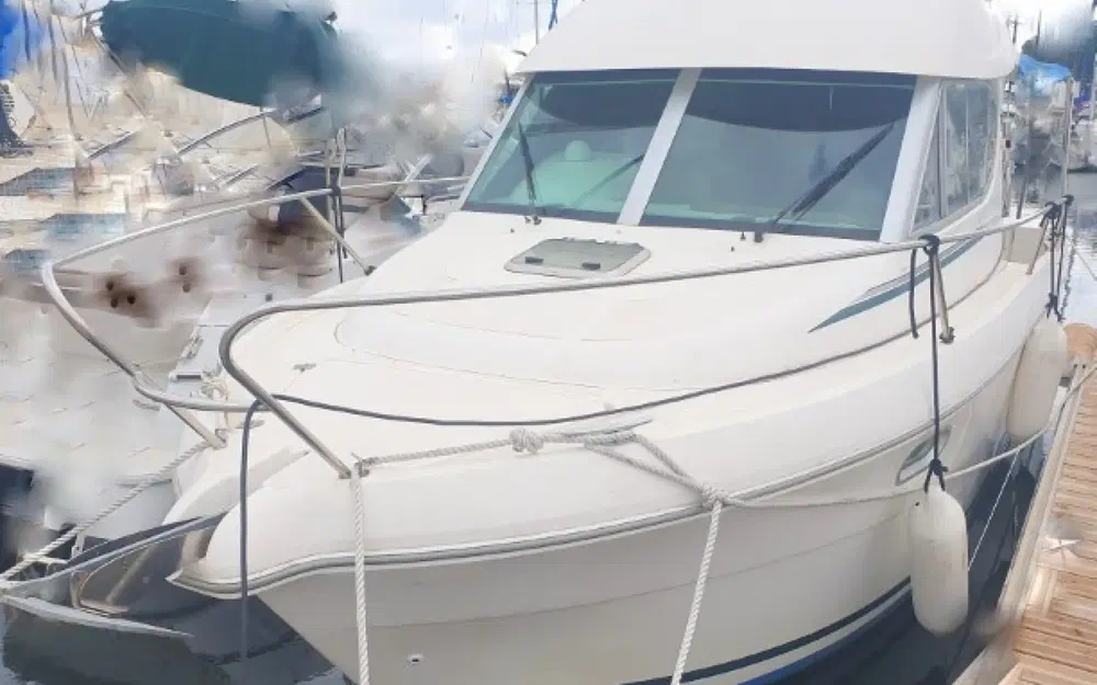 slider 0 Jeanneau Merry Fisher 805