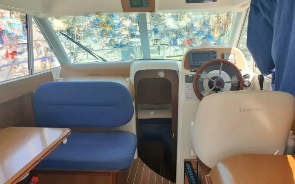 slider 1 Jeanneau Merry Fisher 805