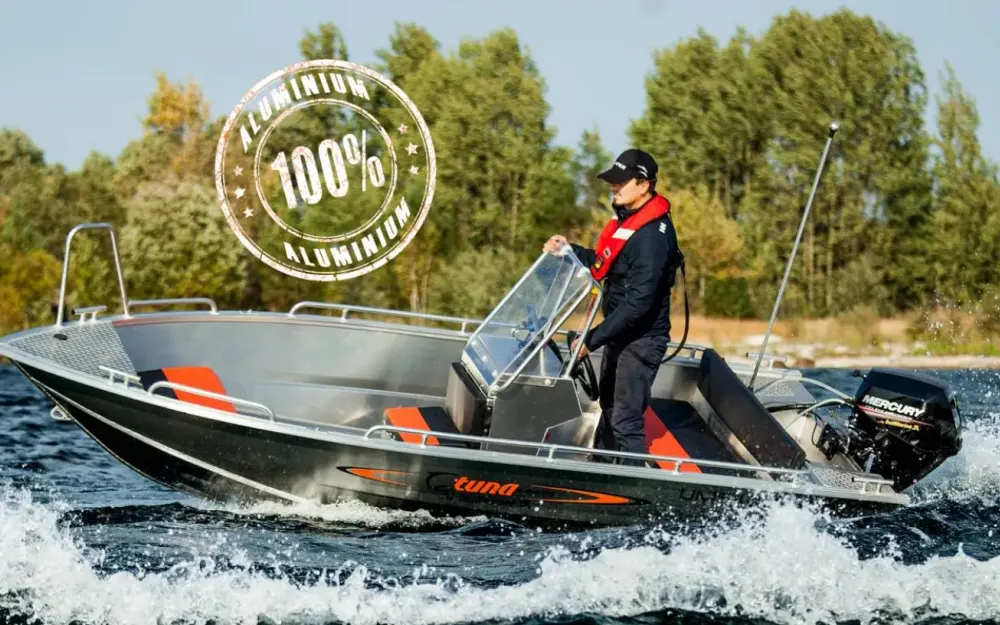UMS Tuna BoatsUMS 425 CC