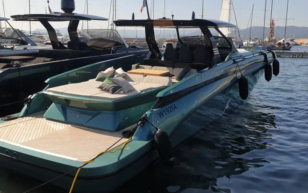 slider 9 Canados   Gladiator 493 Grand