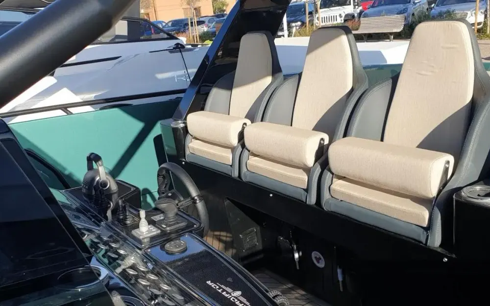 slider 2 Canados   Gladiator 493 Grand