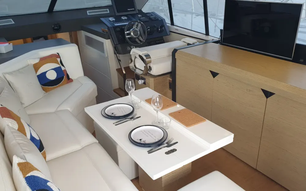 slider 14 Rio Yachts Sport Coupe 44