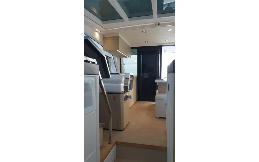 slider 17 Rio Yachts Sport Coupe 44