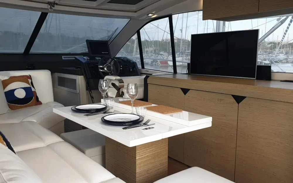 slider 24 Rio Yachts Sport Coupe 44