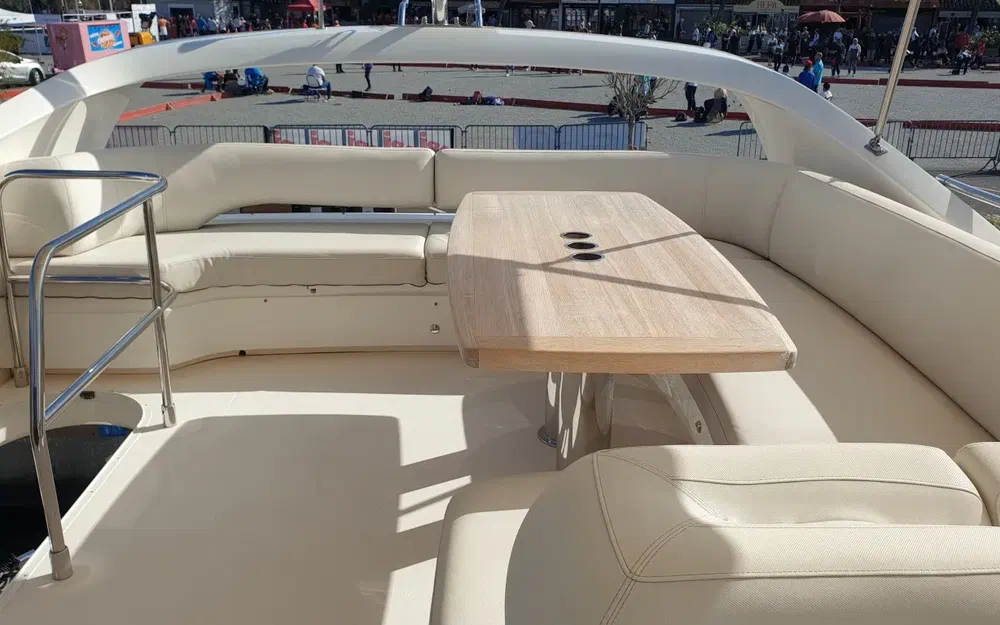 slider 18 Princess 52 Fly