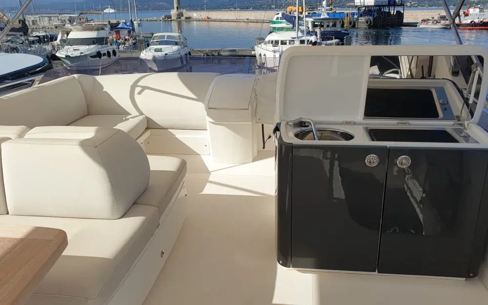 slider 19 Princess 52 Fly