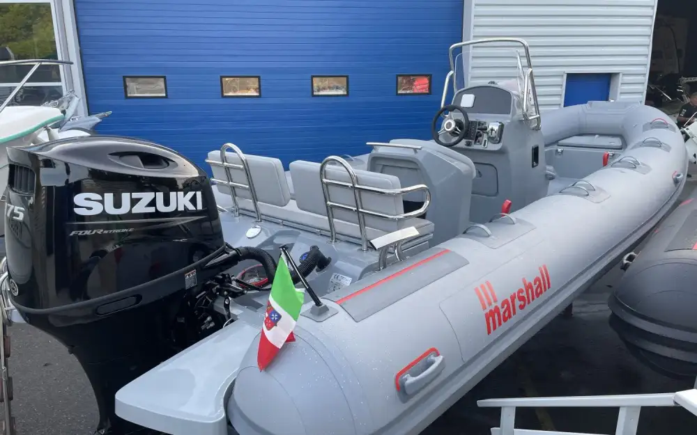 slider 11 Marshall M4 Touring