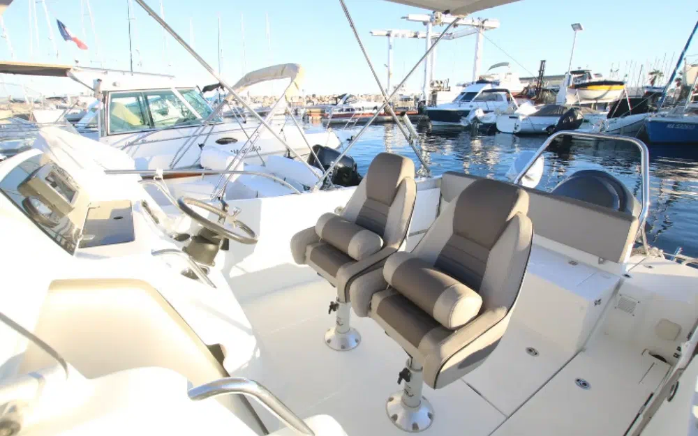 slider 10 Jeanneau Cap Camarat 7.5 CC