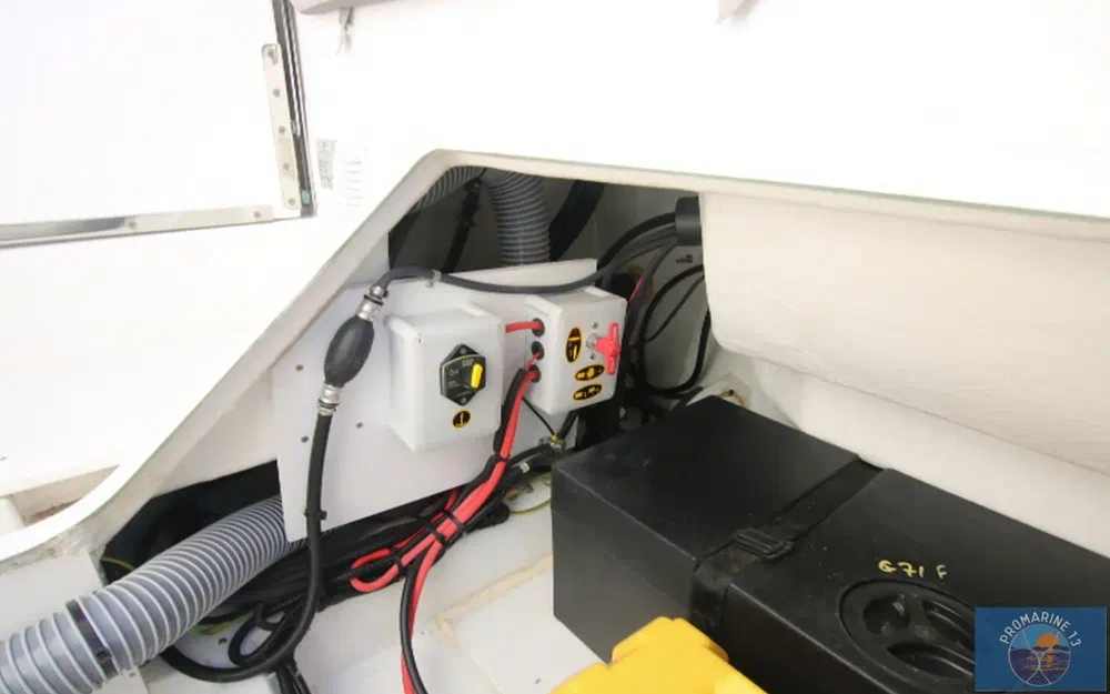 slider 24 Jeanneau Cap Camarat 7.5 CC