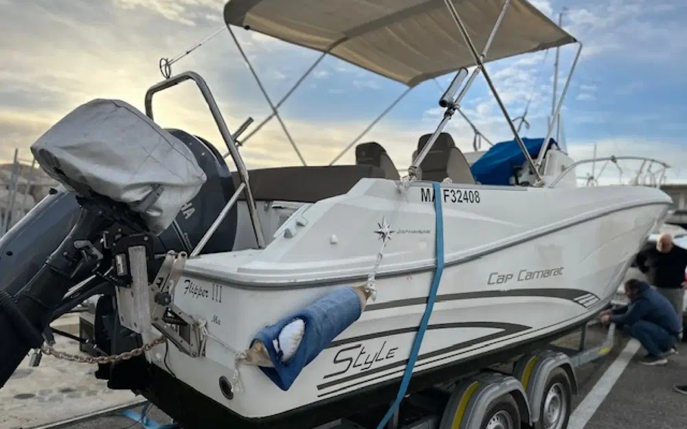 slider 28 Jeanneau Cap Camarat 7.5 CC