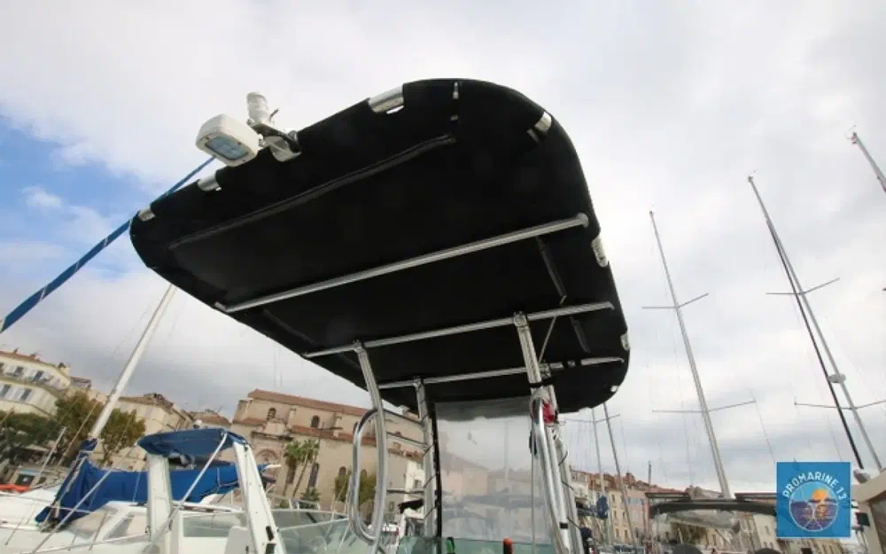 slider 12 Kelt White Shark 215