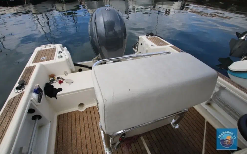 slider 16 Kelt White Shark 215