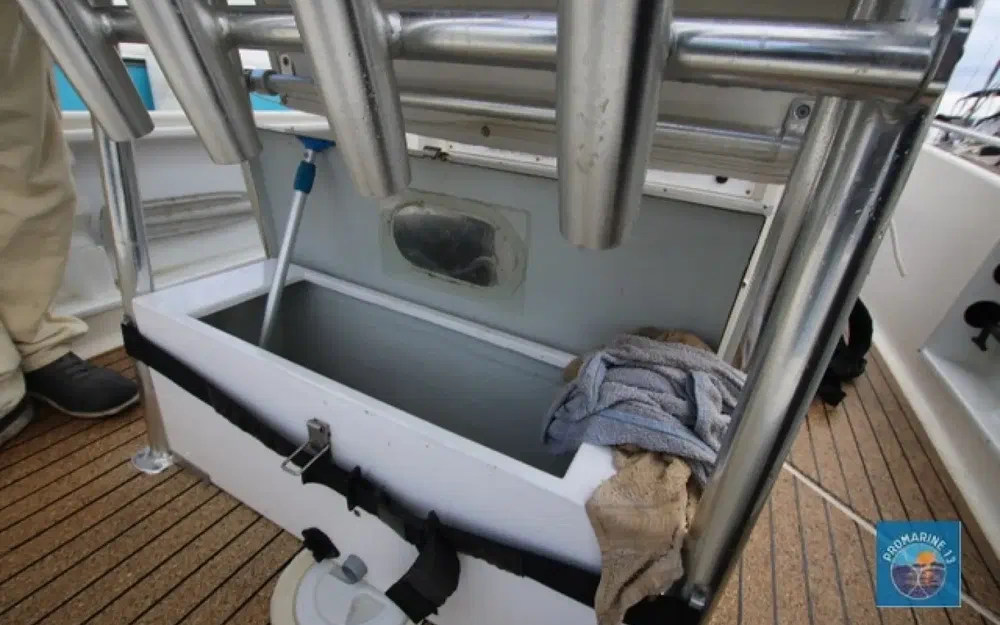 slider 17 Kelt White Shark 215