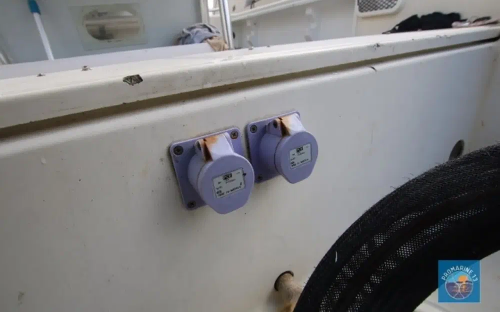 slider 21 Kelt White Shark 215