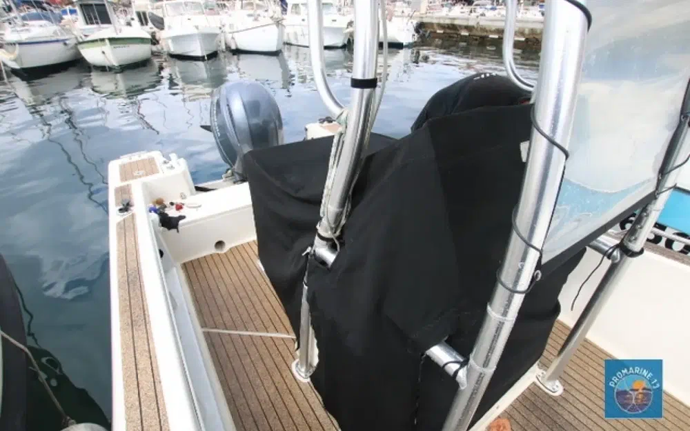 slider 22 Kelt White Shark 215