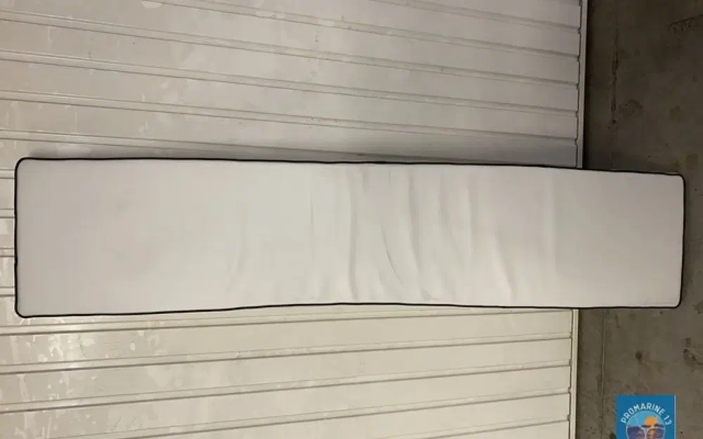 slider 30 Kelt White Shark 215
