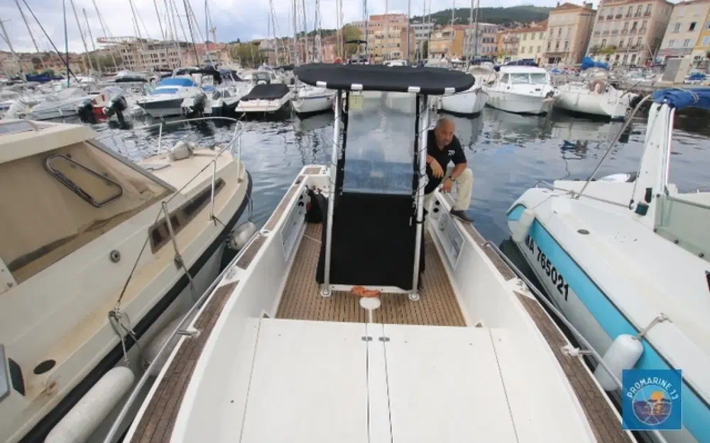 slider 3 Kelt White Shark 215
