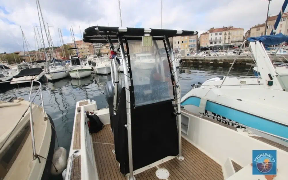 slider 4 Kelt White Shark 215