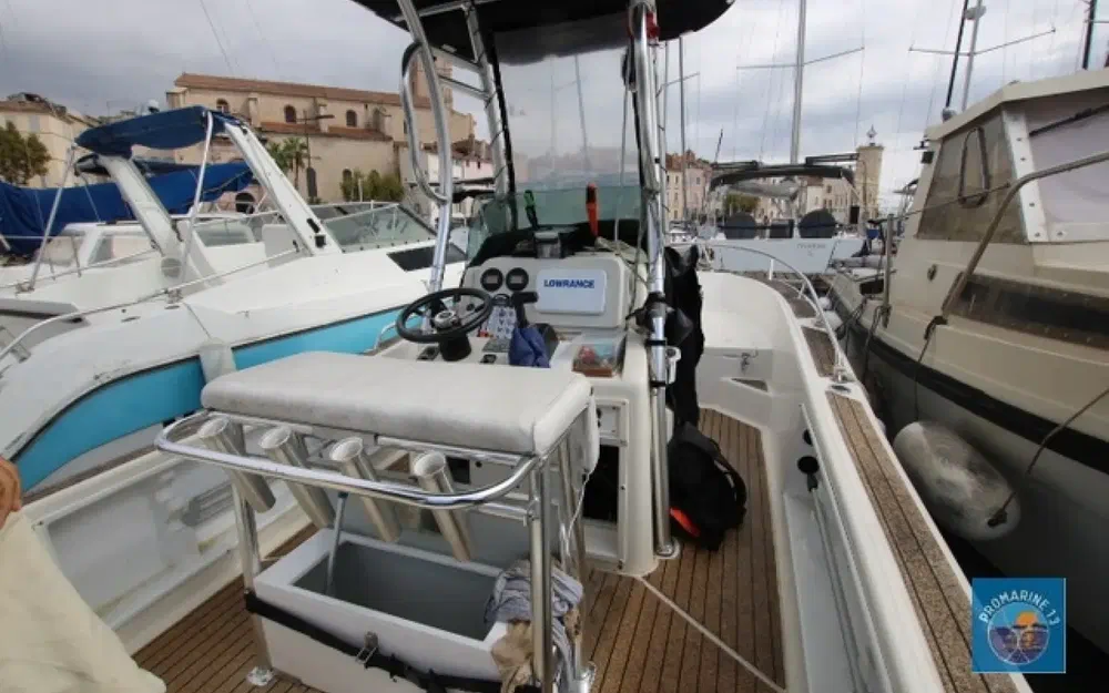 slider 7 Kelt White Shark 215