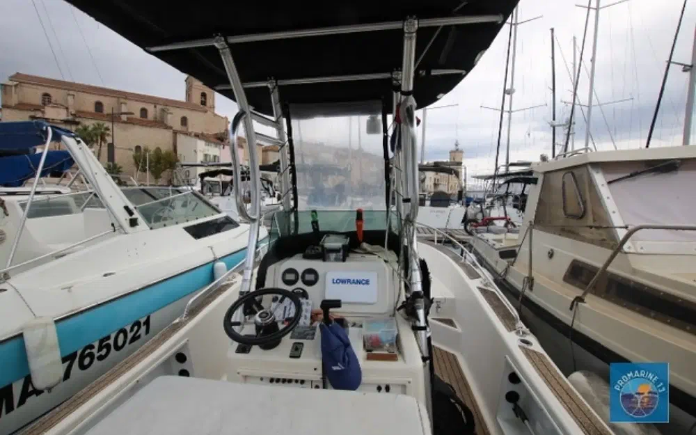 slider 8 Kelt White Shark 215