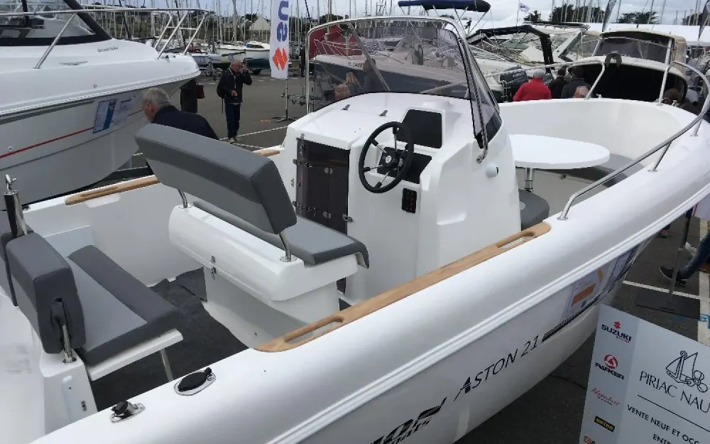 Selection BoatsAston 21