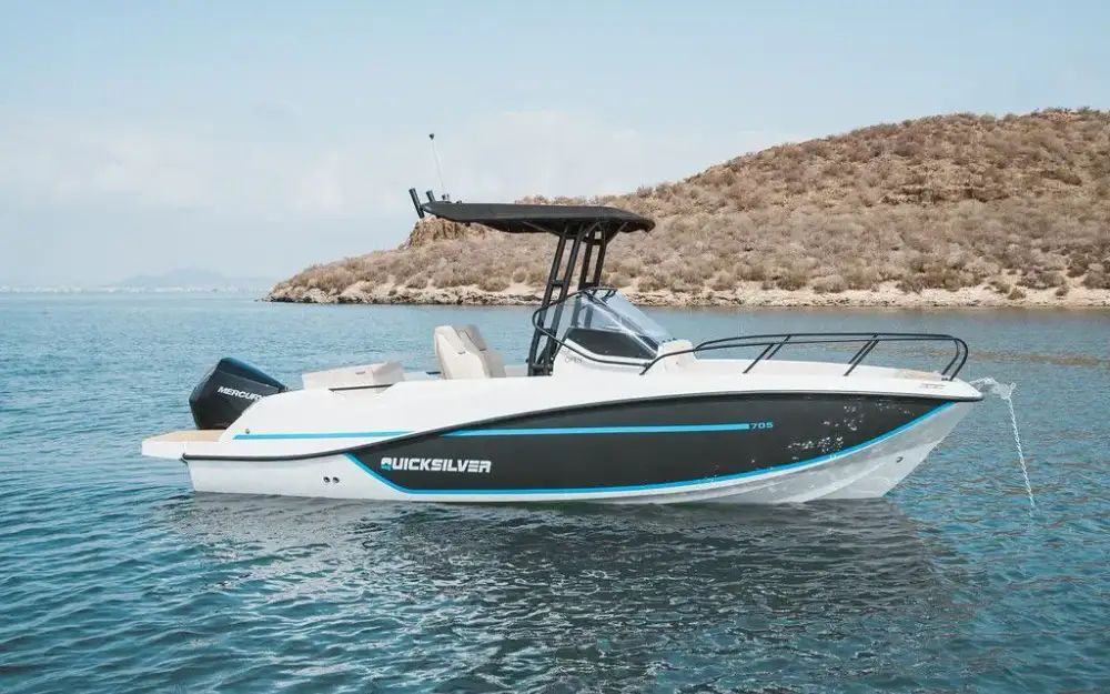QuicksilverActiv 705 open