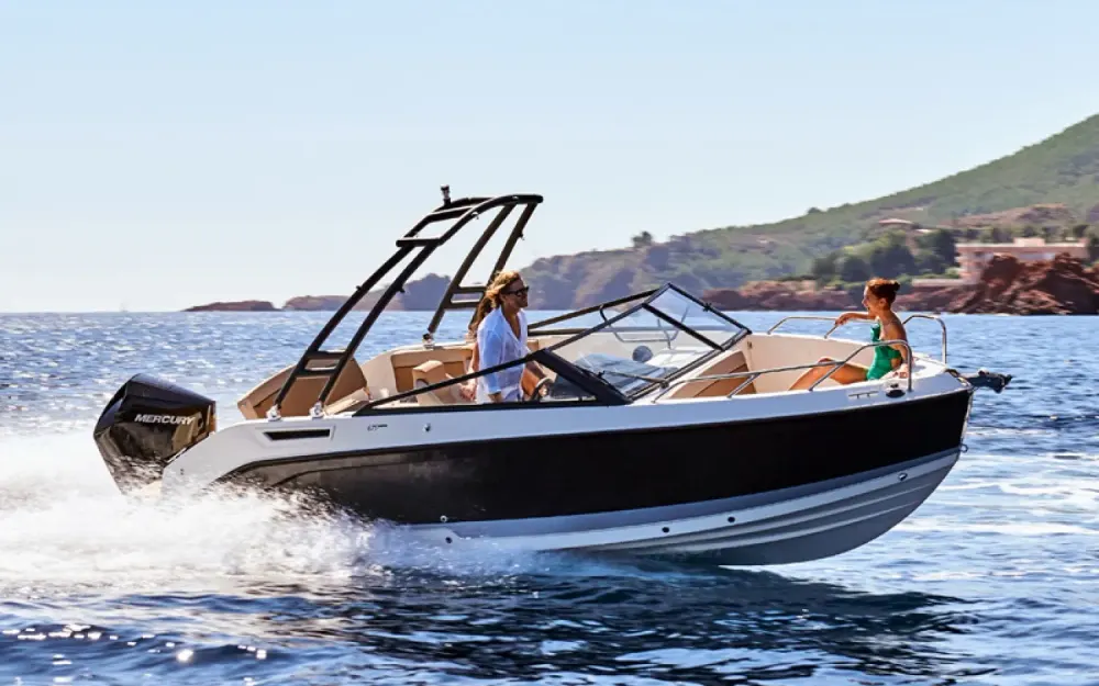 slider 11 Quicksilver  675Bowrider