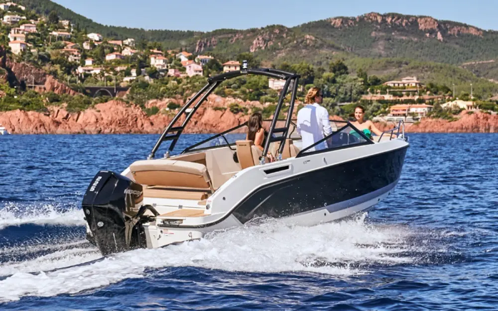 slider 2 Quicksilver  675Bowrider