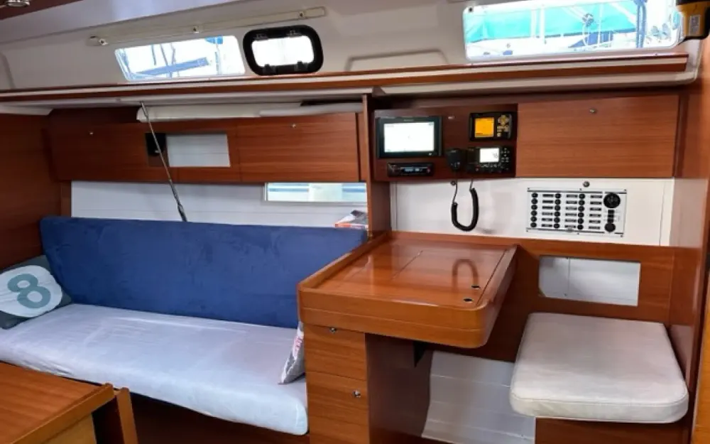 slider 11 Dufour  335 Grand Large