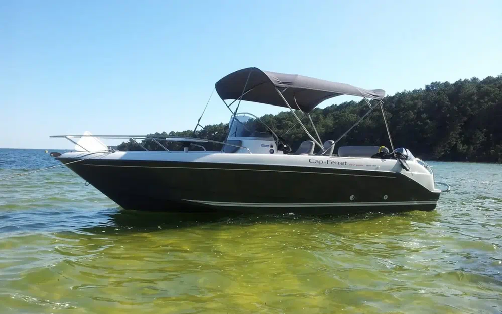 slider 0 B2 Marine Cap Ferret 652