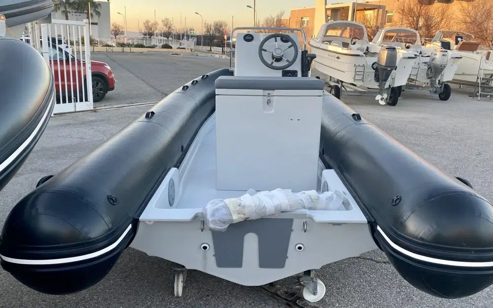 slider 2 Capelli Tempest 500