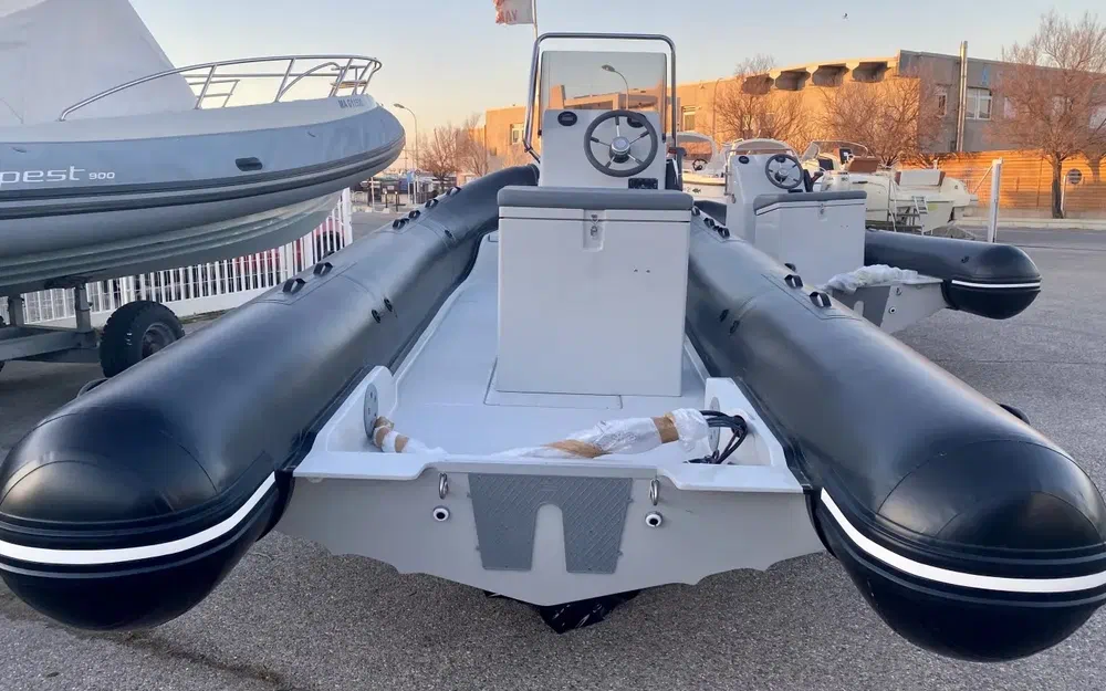 slider 1 Capelli Tempest 560