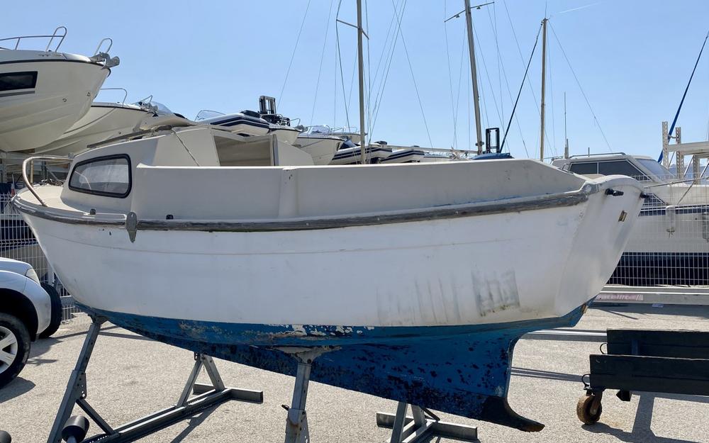 slider 1 Beneteau Capelan