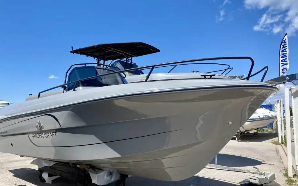 slider 0 Pacific Craft  625 Open