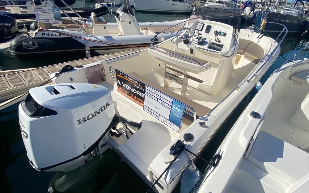 slider 0 White Shark 210 CC Origin