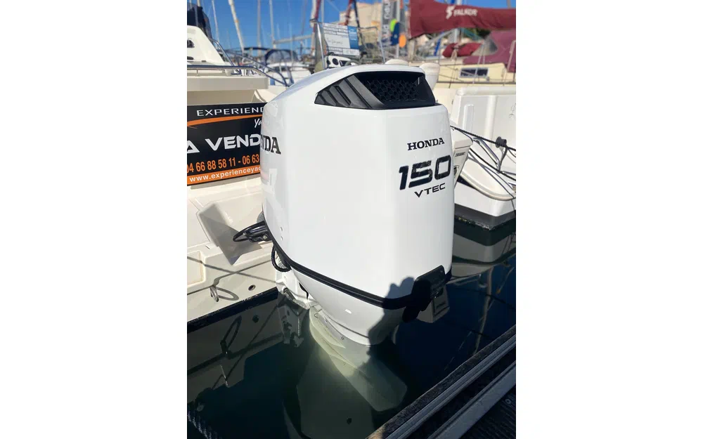 slider 9 White Shark 210 CC Origin