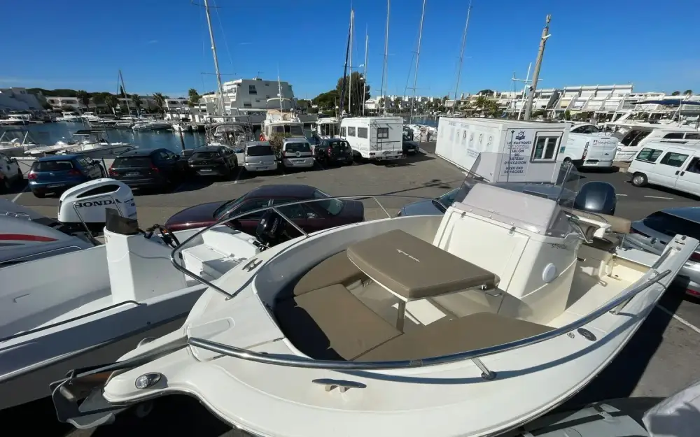 slider 5 White Shark  210 CC Origin