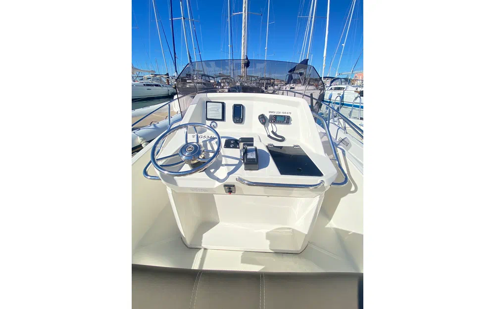 slider 8 White Shark 210 CC Origin