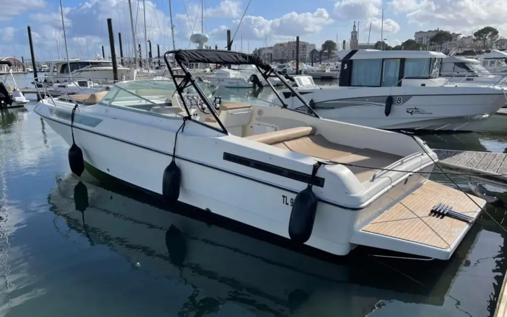 Guy CouachGuy Couach 950 Day Cruiser