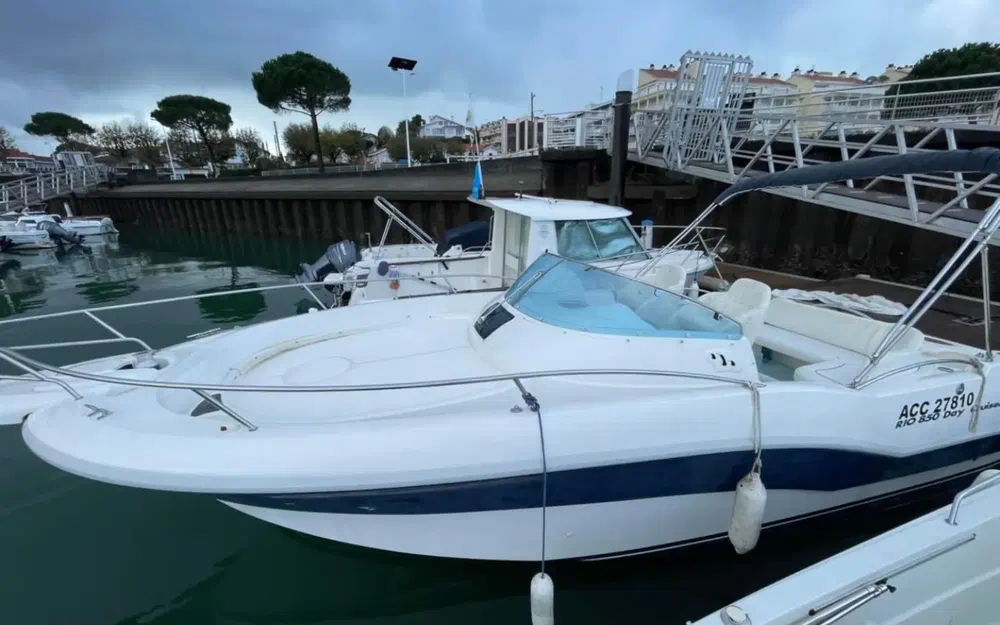 RioRio 850 Day Cruiser