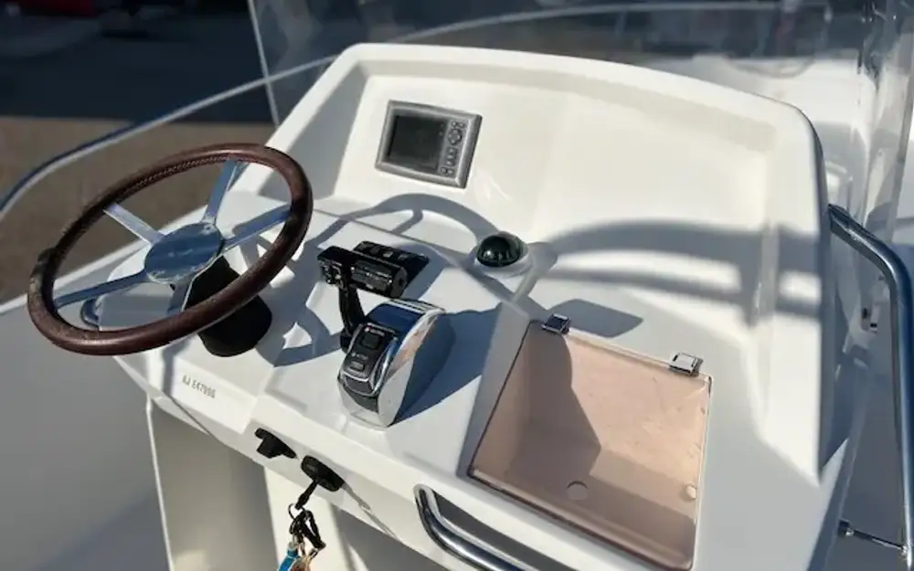 slider 6 White Shark  226